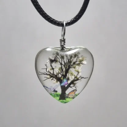 White Dried Flower Heart Shaped Resin Pendant - Image 2