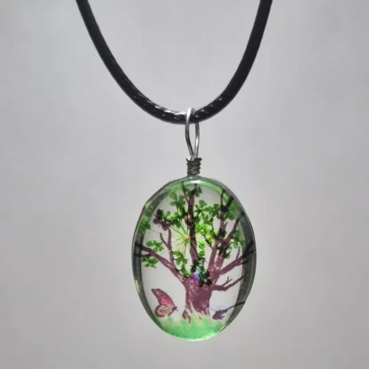 Green Dried Flower Oval Shaped Resin Pendant - Image 2