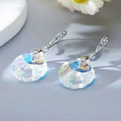 Irridecent Shell Shaped Earrings With Rhinestones